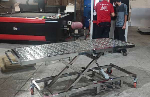 چگونه ترالی حمل جسد استیل را انتخاب کنیم؟ راهنمای فنی مخصوص مراکز درمانی