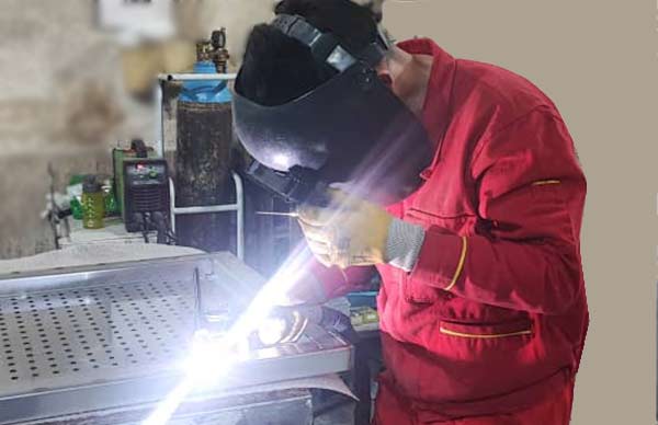 اهمیت کیفیت جوش استیل در تجهیزات بهداشتی