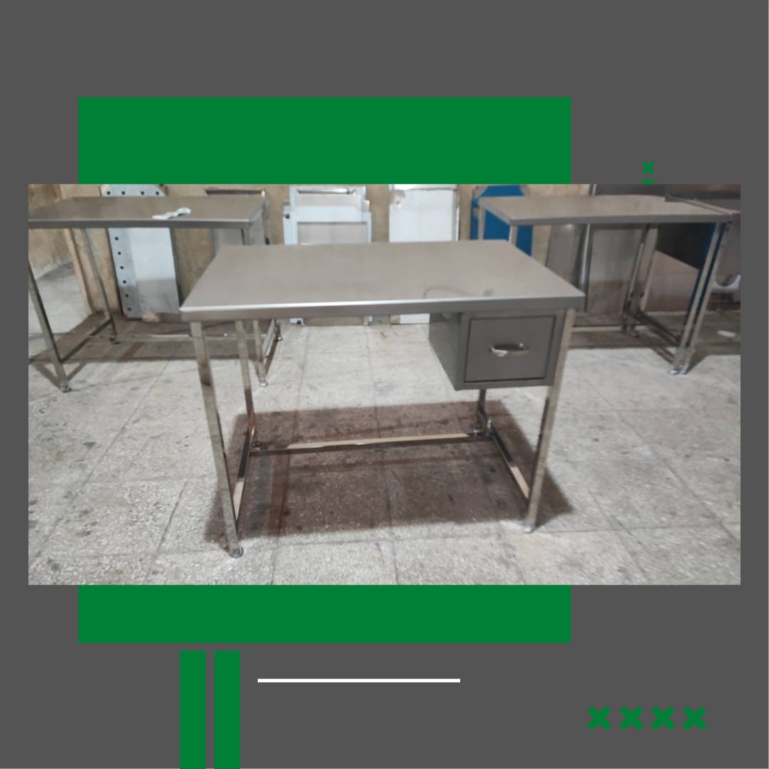 میز استیل کلین روم چه ویژگی هایی دارد؟